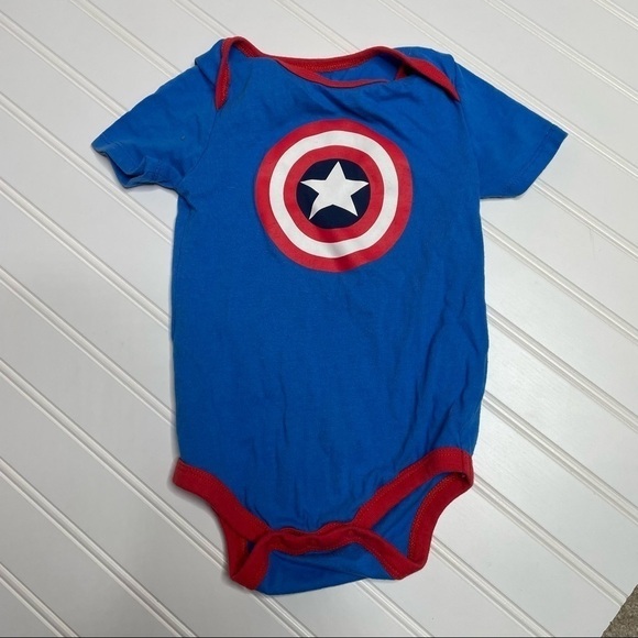 Marvel 18 month bodysuits and hooded shirt - Picture 2 of 9